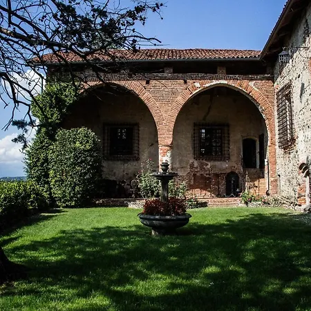 Castello Di 호텔 *