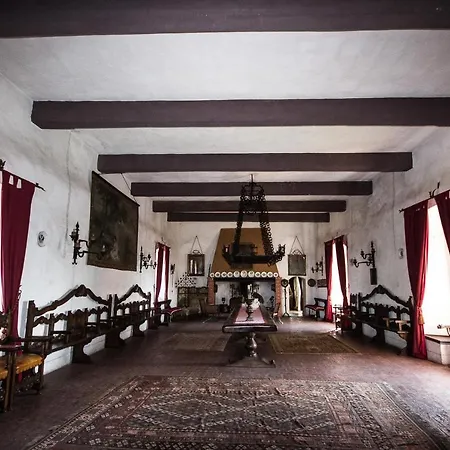 Castello Di 호텔 *